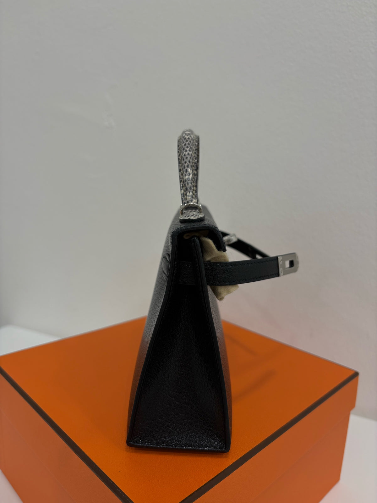 Hermès Mini Kelly with Lizard Handle, K Stamp, Brand New Full Set