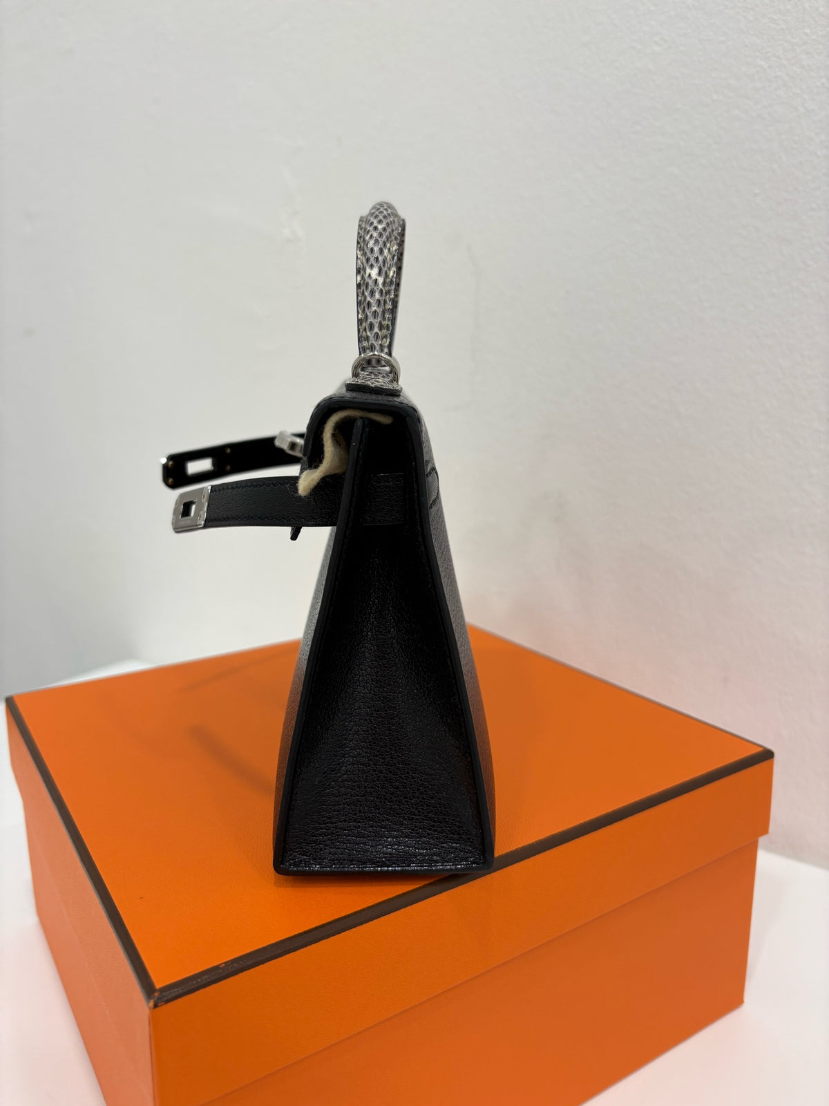 Hermès Mini Kelly with Lizard Handle, K Stamp, Brand New Full Set