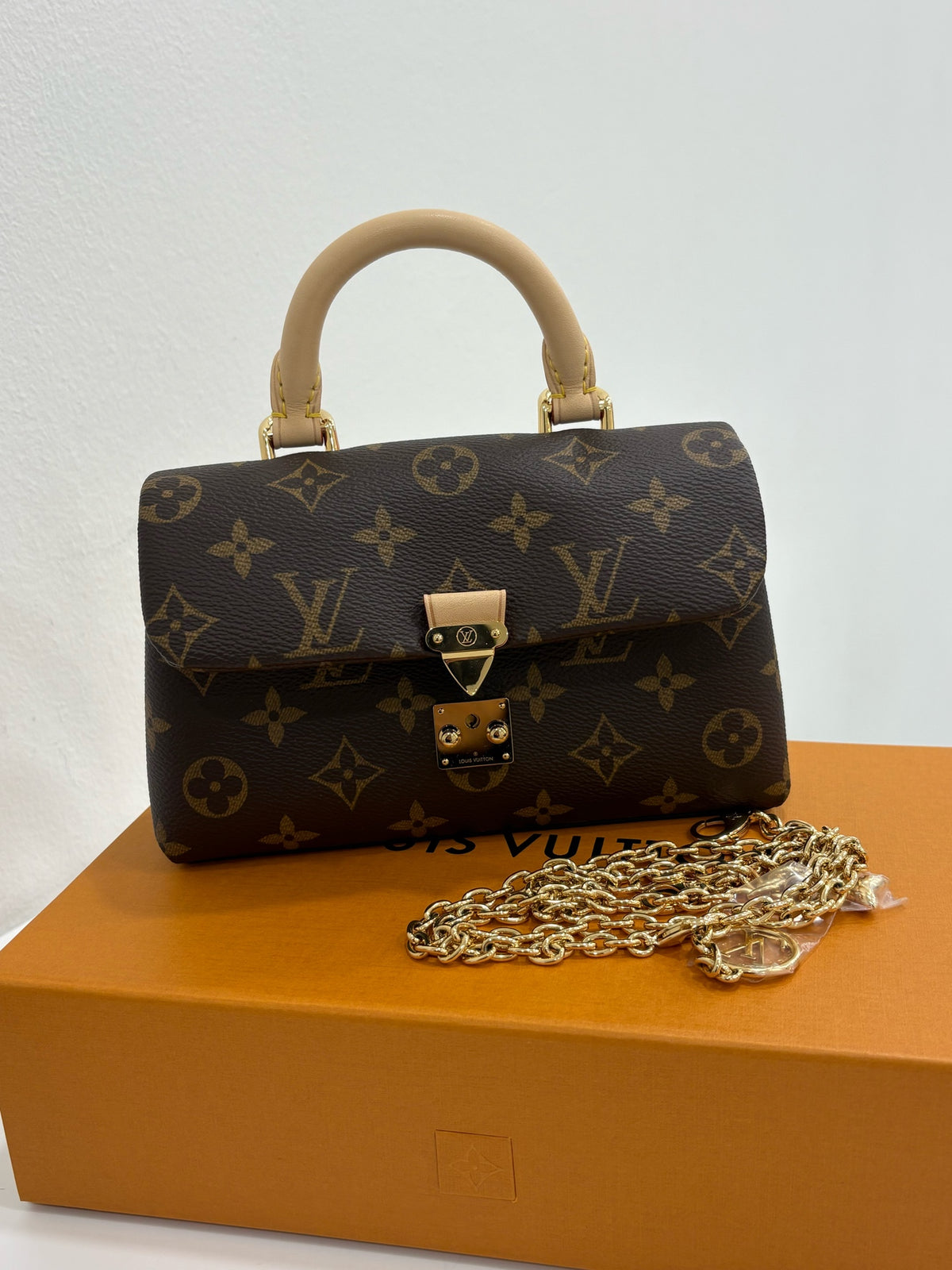 Louis Vuitton Nano Madeleine, Microchip Version