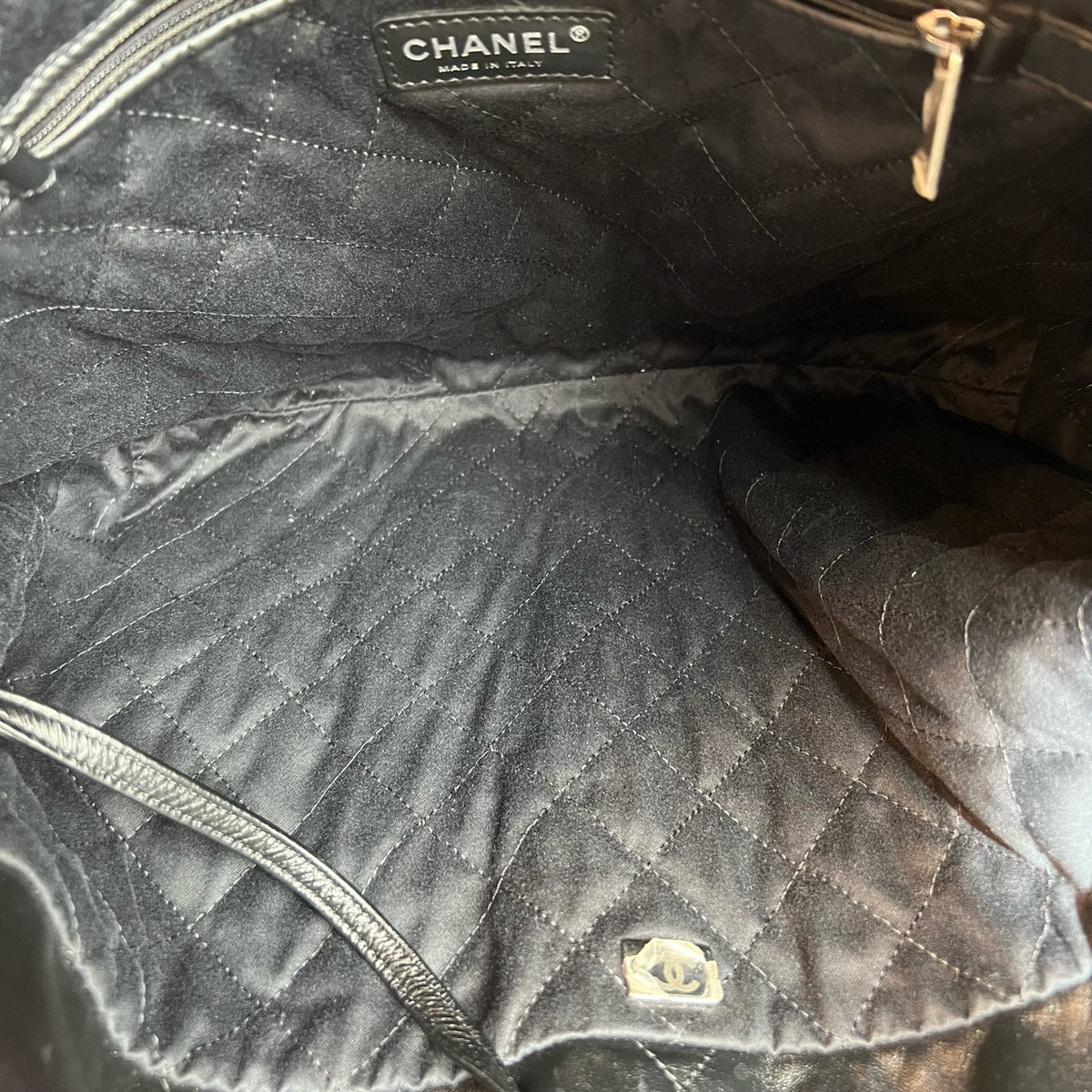 Chanel Black & Silver Medium 22Bag Shoulder Bag