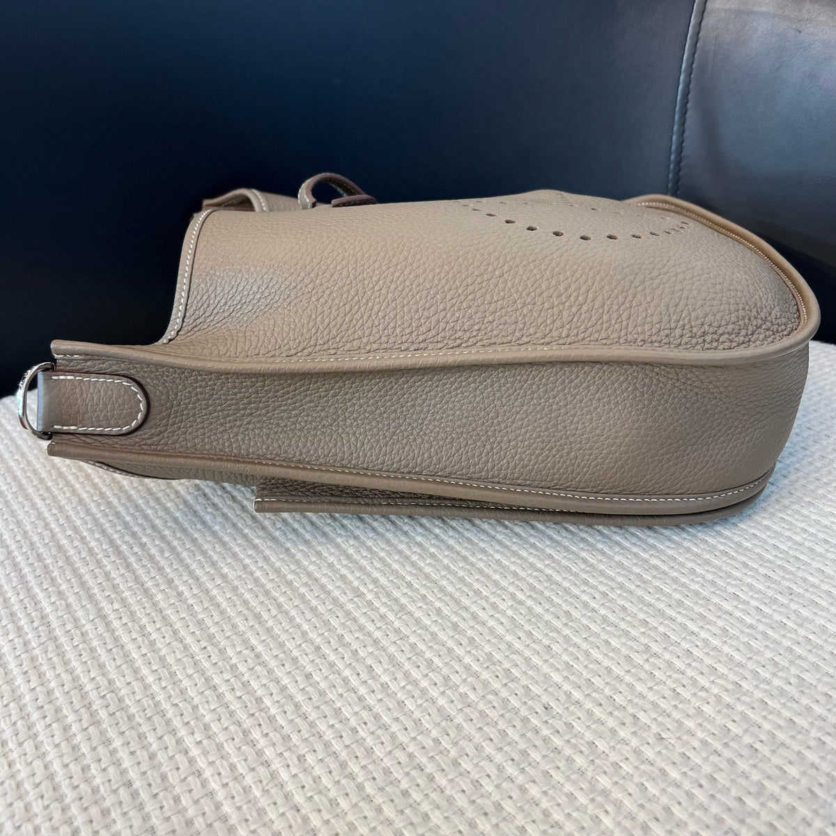 Hermès Elephant Grey Evelyne 29, Stamp W, Shoulder & Crossbody Bag