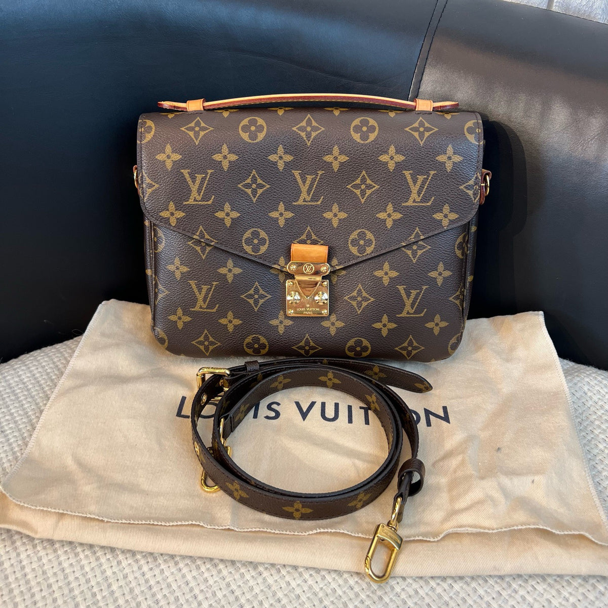 Louis Vuitton Metis Messenger Bag, Classic Monogram, Handbag & Crossbody, 2017