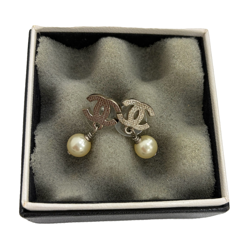 Chanel 09V Double C Earrings