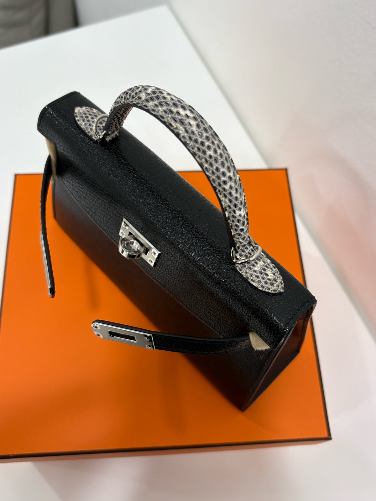 Hermès Mini Kelly with Lizard Handle, K Stamp, Brand New Full Set