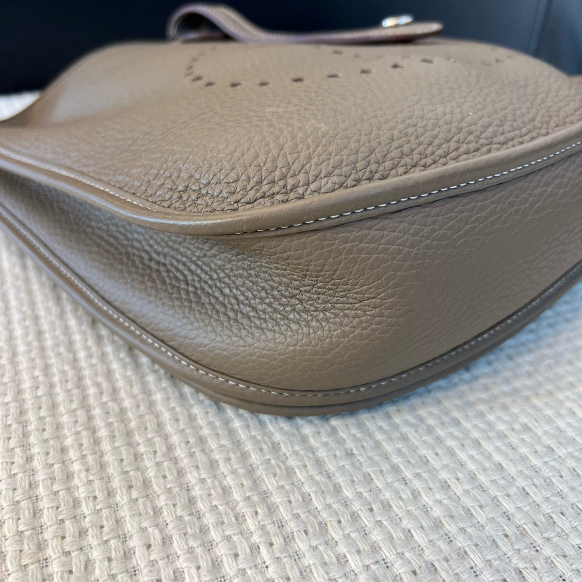 Hermès Elephant Grey Evelyne 29, Stamp W, Shoulder & Crossbody Bag