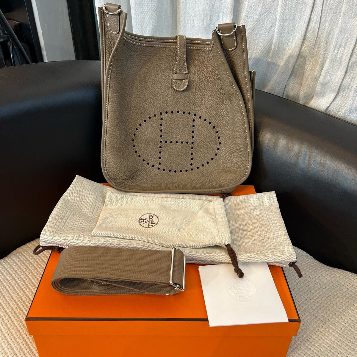 Hermès Elephant Grey Evelyne 29, Stamp W, Shoulder & Crossbody Bag