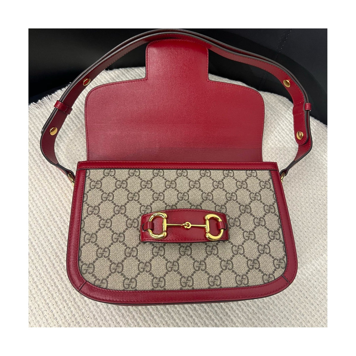 Gucci Medium Horsebit 1955, Red GG Supreme, Shoulder & Crossbody Bag, Code 032