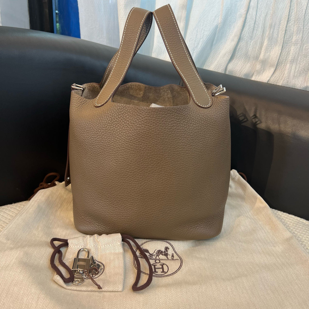 Hermès Picotin 22 Handbag, Elephant Grey, Silver Hardware, Taurillon Clemence Leather, Z Stamp